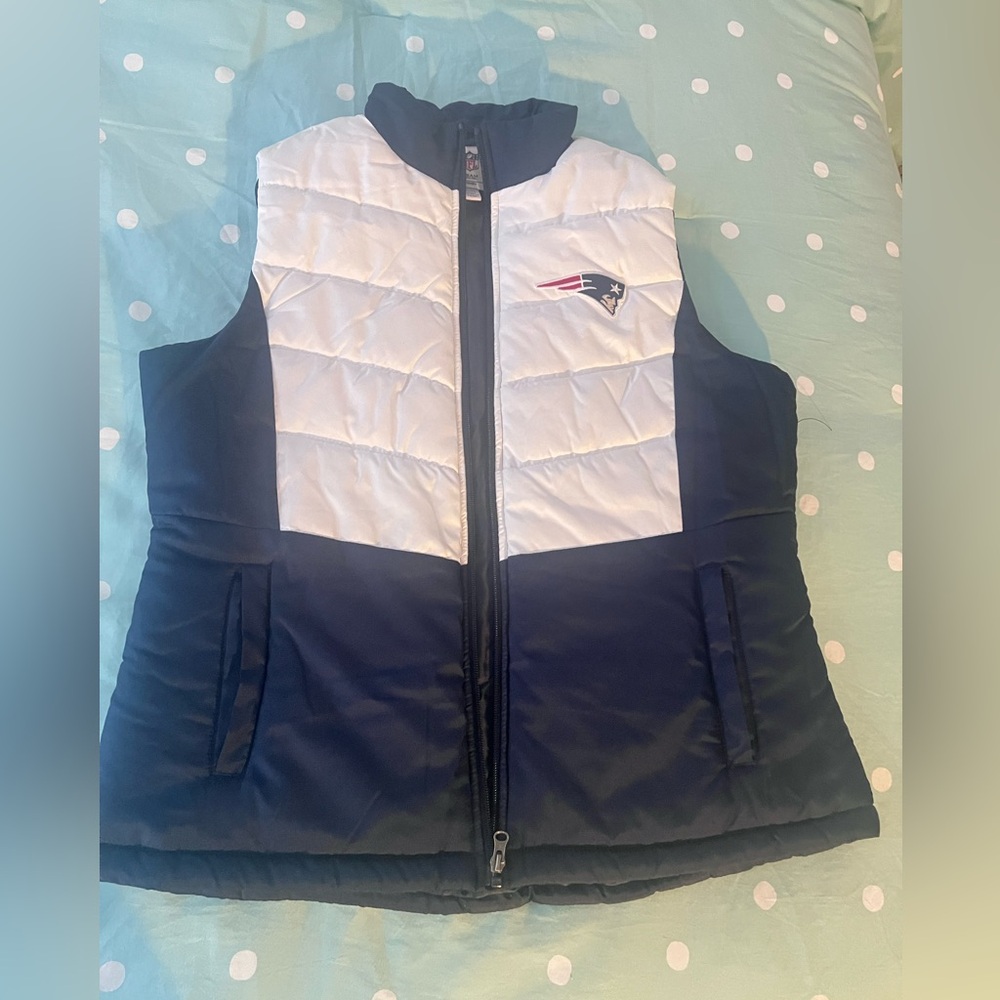 New England Patriots white/blue - Full Zip - Vest - women’s Size XL NFL